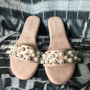 Jacobies slides size 11 with pearls